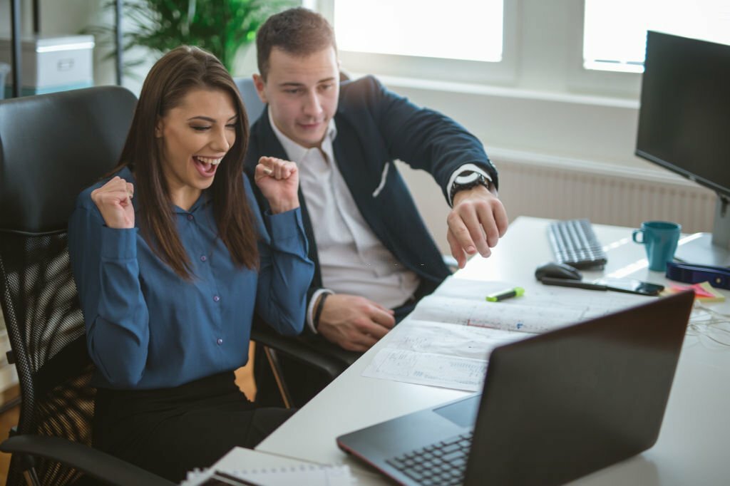 Bidding on Multiple Items in an Online Auction